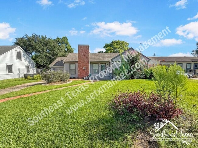 property at 2640 Louisiana Ave