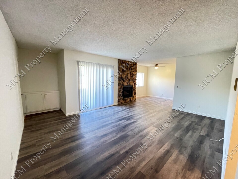 13956 Vanowen St in Van Nuys, CA - Building Photo
