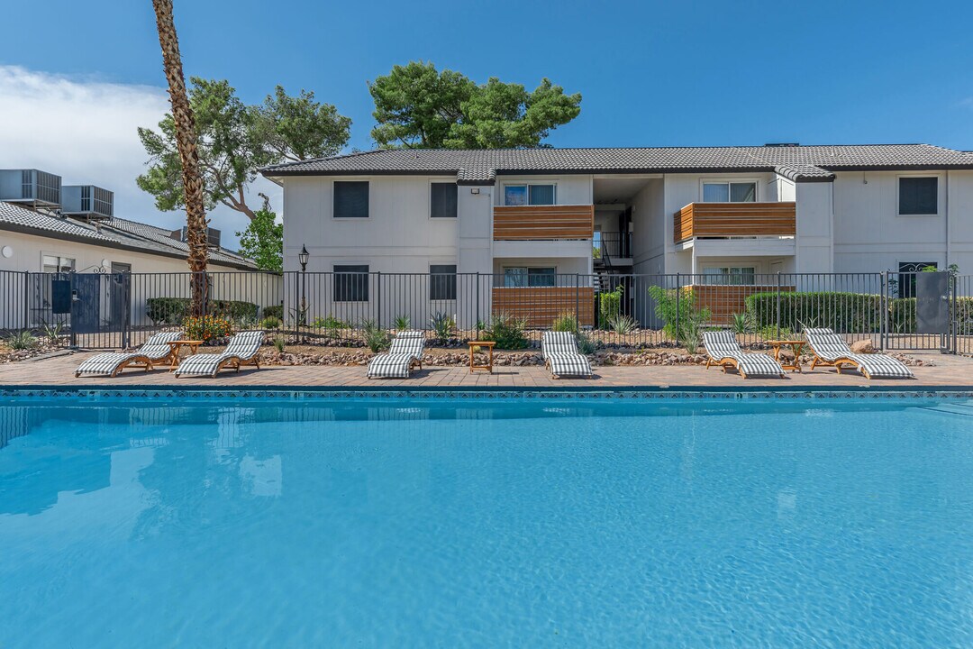 Tides on Spencer in Las Vegas, NV - Building Photo