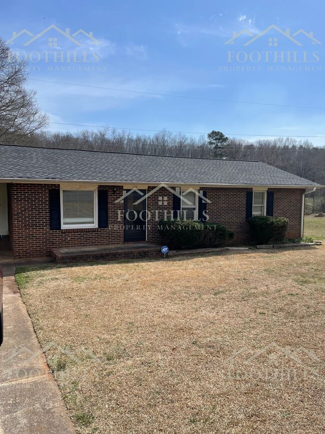 229 E Pinedale Rd in Anderson, SC - Building Photo - Building Photo