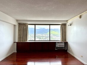 Marco Polo Condominiums in Honolulu, HI - Building Photo - Building Photo