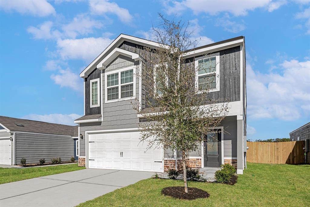 8215 Burnt Orchid Dr in Houston, TX - Building Photo
