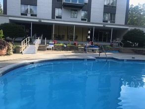 1800 Roundhill Rd, Unit 1701 in Charleston, WV - Building Photo - Building Photo