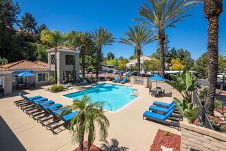 Emerald Pointe in Diamond Bar, CA - Foto de edificio - Building Photo