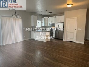 426 E Red Fox Ln in Vernal, UT - Building Photo - Building Photo