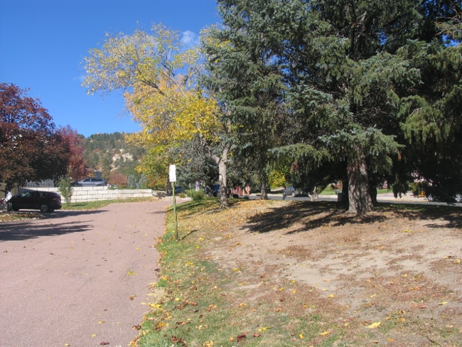 2228 Palm Dr in Colorado Springs, CO - Foto de edificio - Building Photo