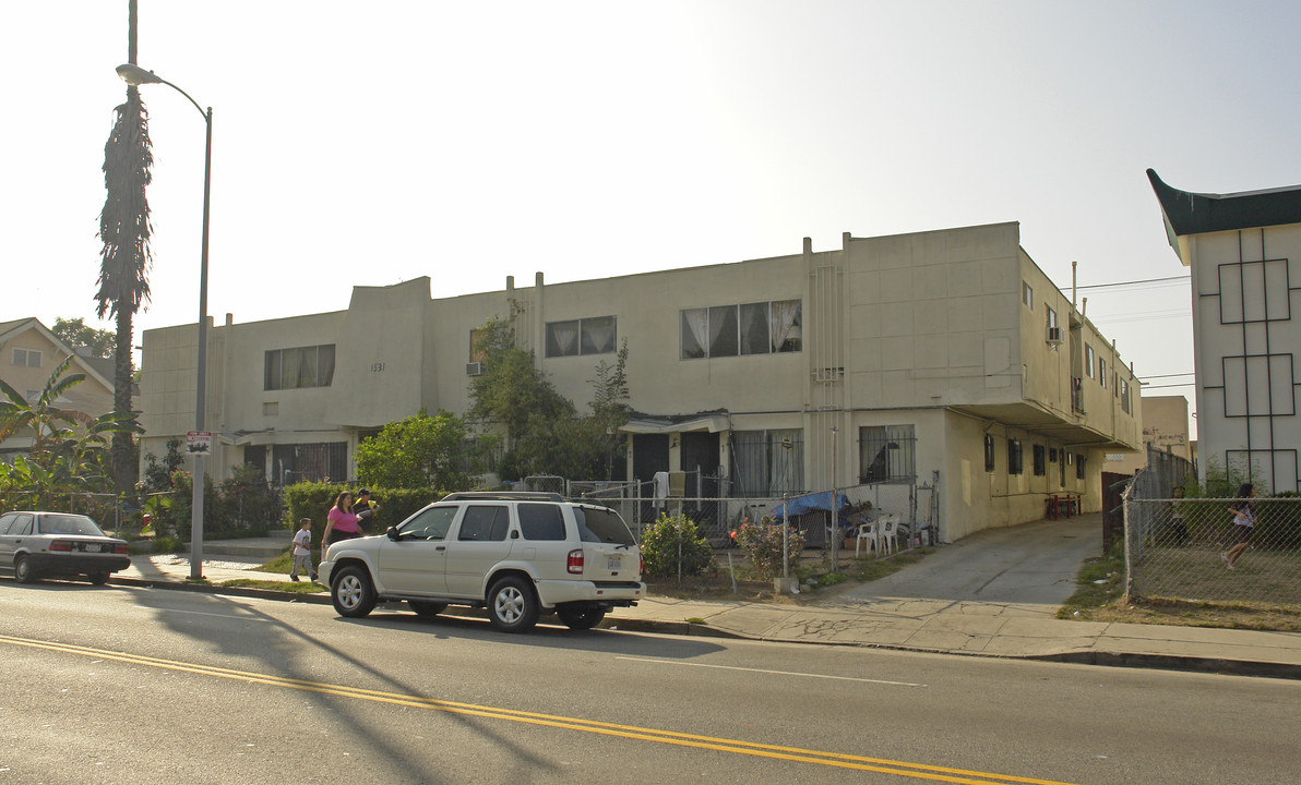 1531 S Arlington Ave in Los Angeles, CA - Building Photo