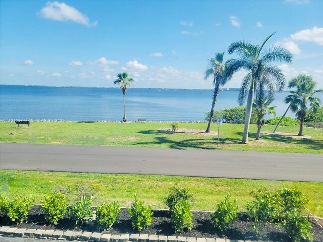 property at 1500 Park Beach Cir