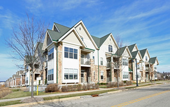 City Center at Deer Creek in New Berlin, WI - Building Photo - Building Photo