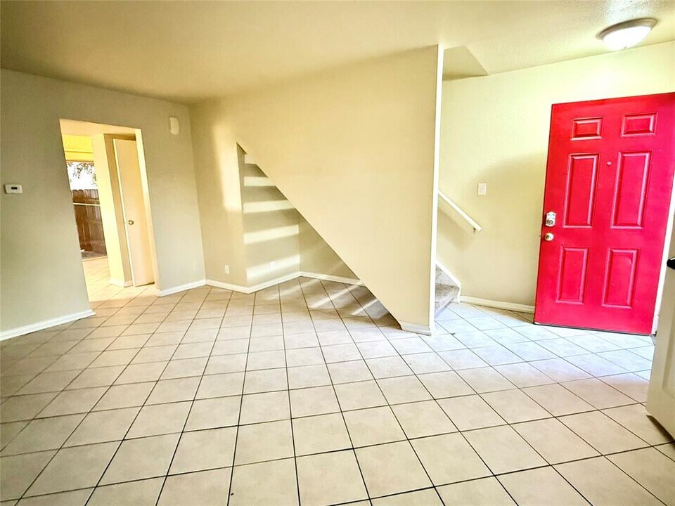 8809 Dawnridge Cir in Austin, TX - Building Photo