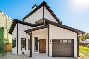 1930 Shaw St in Dallas, TX - Building Photo