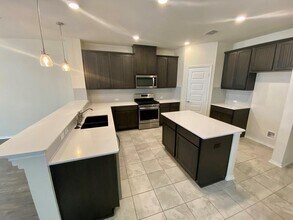 1000 Danish Cove in Hutto, TX - Building Photo - Building Photo