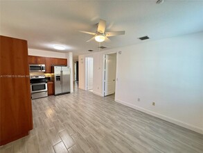 350 Olssen Ave in Fort Lauderdale, FL - Building Photo - Building Photo