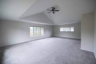 401 S Main St, Unit #7 in Newberg, OR - Building Photo - Building Photo