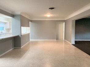 6447 26th Ave N in St. Petersburg, FL - Building Photo - Building Photo