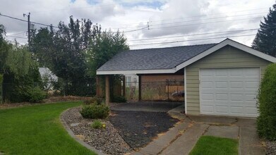 2108 W Montgomery Ave in Spokane, WA - Building Photo - Building Photo