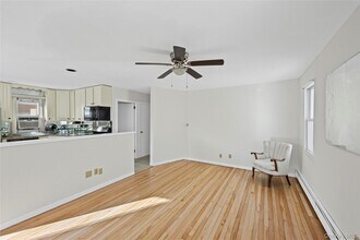 39 Stewart St in Floral Park, NY - Building Photo - Building Photo