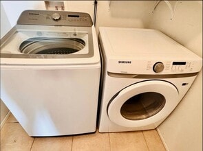 1 private in Hesperia, CA - Building Photo - Building Photo