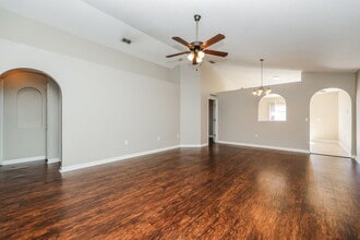 11426 Ivy Flower Loop in Riverview, FL - Foto de edificio - Building Photo