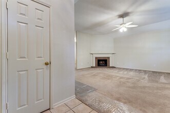 127 S Winterport Cir in Spring, TX - Building Photo - Building Photo