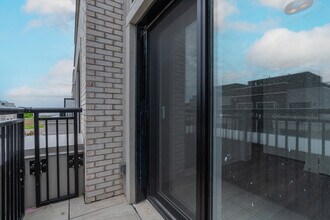 6 Red Squirrel Ln. in Richmond Hill, ON - Building Photo - Building Photo