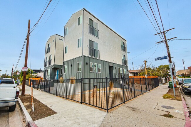 property at 4807 St Charles Pl