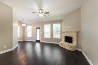 21620 Hackamore Ct in Porter, TX - Building Photo - Building Photo