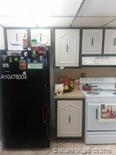 9351 Fontainebleau Blvd-Unit -UnitB424 in Miami, FL - Building Photo - Building Photo