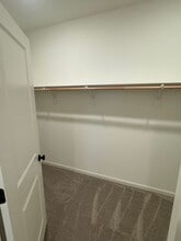 6324 Snow Beauty Wy in Hughson, CA - Building Photo - Building Photo