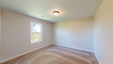 11851 Ridgeway Dr in St. Joseph, MO - Building Photo - Building Photo