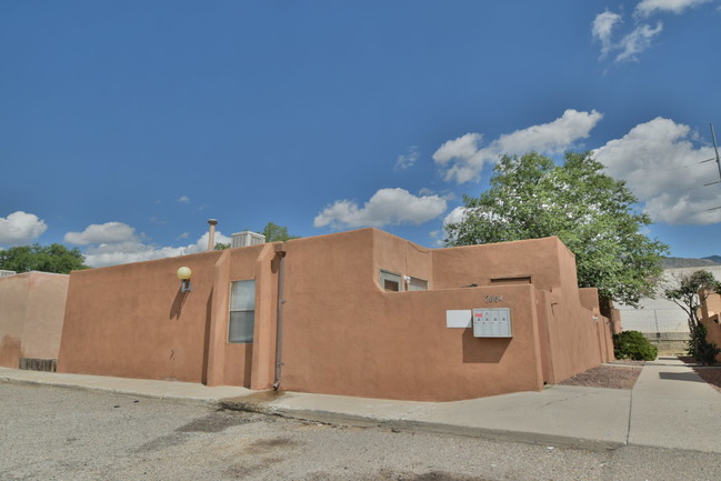 2604 Muriel St NE in Albuquerque, NM - Building Photo - Building Photo