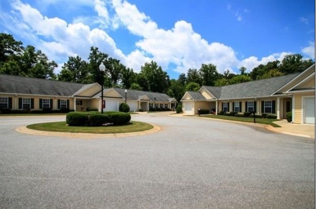 Summit Place Senior Living in Anderson, SC - Building Photo