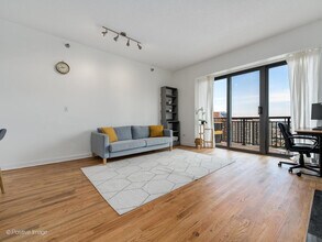 41 E 8th St in Chicago, IL - Building Photo - Building Photo