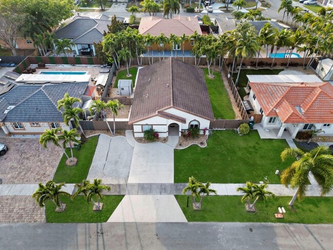 704 SE 14th Pl in Homestead, FL - Building Photo - Building Photo
