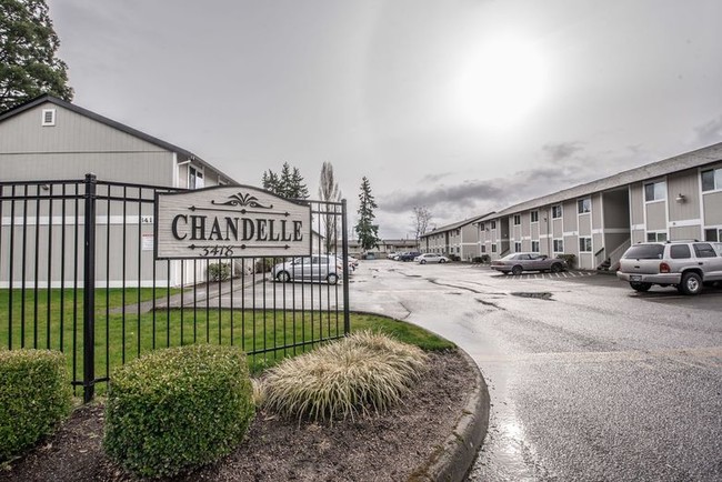 Chandelle Apartments photo'