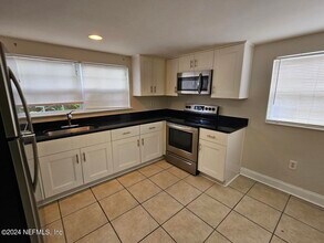 925 Phillips St in Jacksonville, FL - Building Photo - Building Photo