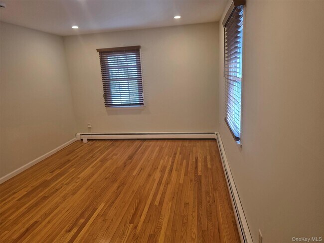 29 Carriage Hill Ln in Arlington, NY - Building Photo - Building Photo