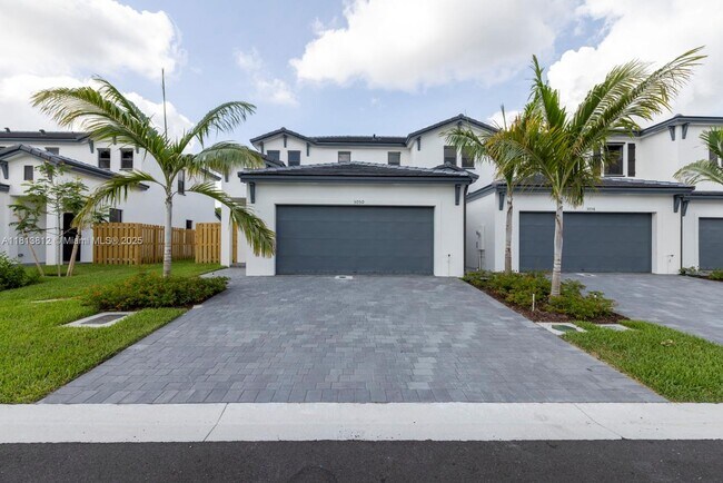 3050 Park Pl in Dania Beach, FL - Building Photo - Building Photo