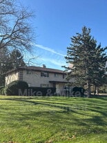 15315 Marilyn Dr in Elm Grove, WI - Building Photo