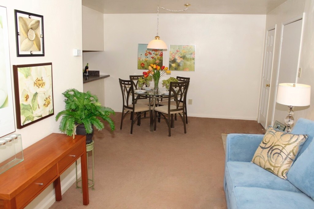 Pipers Landing Apartments in Virginia Beach, VA