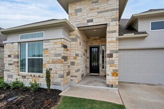 135 Independence Dr in Kyle, TX - Building Photo - Building Photo