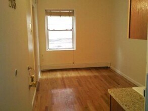 10 Wait St, Unit 203 in Boston, MA - Building Photo - Building Photo