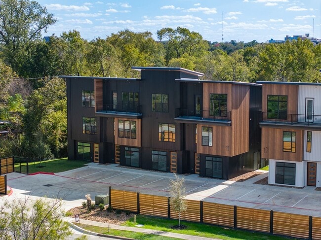 2539 E Villa Maria in Bryan, TX - Building Photo - Building Photo