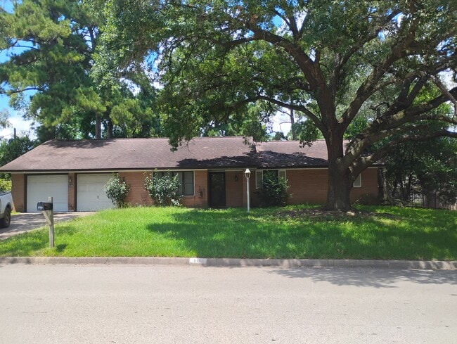 property at 1106 Hillcrest Dr