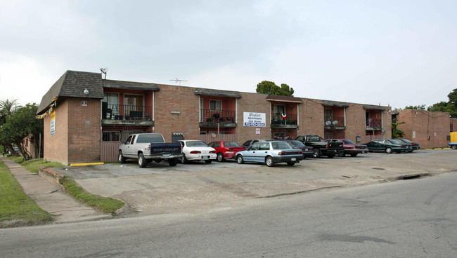 Winkler-Belvedere Apartments in Houston, TX - Foto de edificio - Building Photo