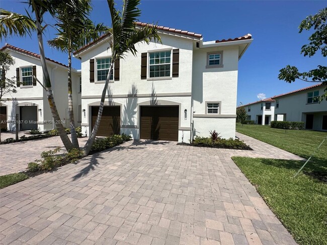 4211 Bent River Rd in Greenacres, FL - Foto de edificio - Building Photo