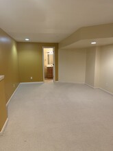 5802 Hampton Forest Way in Fairfax, VA - Foto de edificio - Building Photo