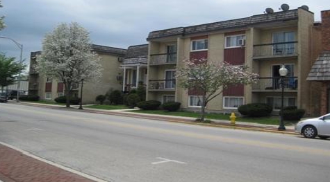 110 N Cass Ave in Westmont, IL - Foto de edificio - Building Photo