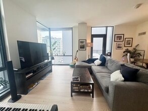 32 Traveler St, Unit 609 in Boston, MA - Building Photo - Building Photo