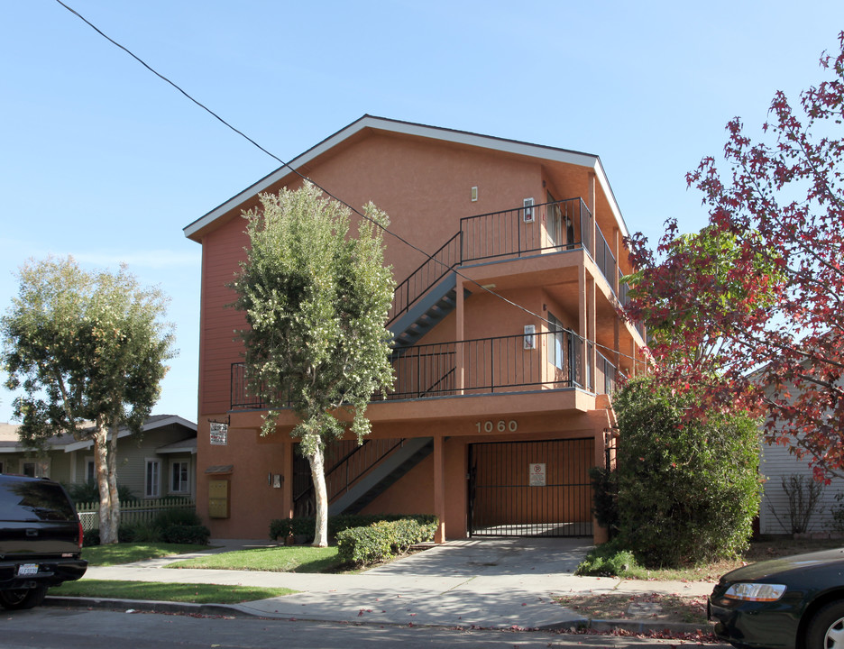 1060 Grand Ave in Long Beach, CA - Building Photo
